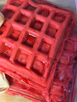 3 pieces Red velvet waffles